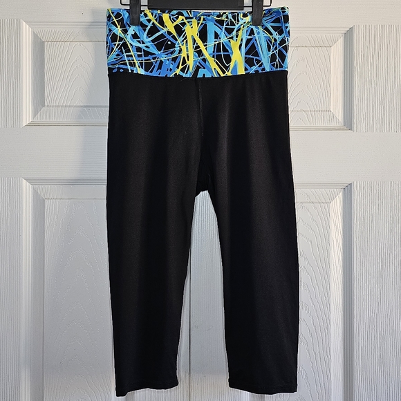 ***3/$30*** Calvin Klein Performance Quick Dry Crop Leggings - Picture 6 of 13